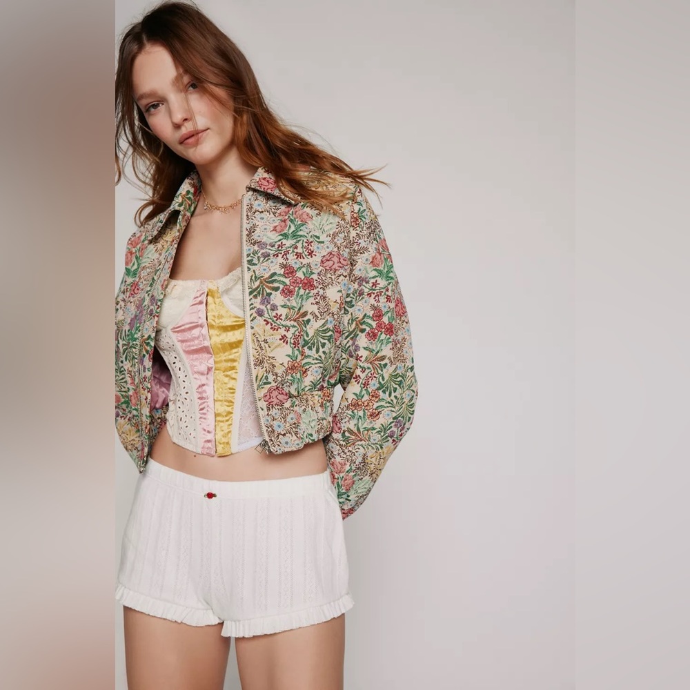 Kimchi Blue Evelyn Cropped
Bomber Jacket